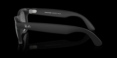 RAY-BAN Wayfarer Matte Black W/polar Accessories